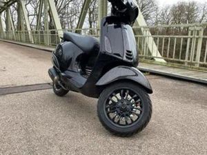 VESPA SPRINT 80CC 4T — SCOOTERS | VESPA — MARKTPLAATS