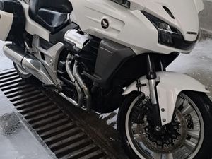 HONDA CTX 1300 →