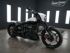HARLEY DAVIDSON BREAKOUT CVO 110