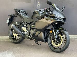 YAMAHA YZF-R3 2025 - LOA POSSIBLE - GARANTIE CONSTRUCTEUR 2025 300 CM3 | MOTO SPORTIVE | 156 KM | NOIR | 94000 CRETEIL