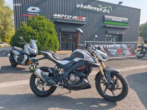 QJ MOTOR SRK 125 S 2025 125 CM3 | MOTO ROADSTER | 160 KM | BLANC | 24430 MARSAC SUR L'ISLE