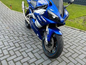 YAMAHA R1 YZF