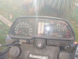 KAWASAKI GPZ 550 ANNO 1983