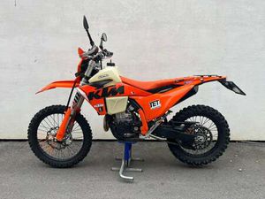 EXC-F UMBAU MIT FAHRWERKS TIEFERLEGUNG