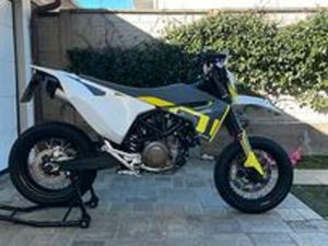 HUSQVARNA 701 SUPERMOTO A2