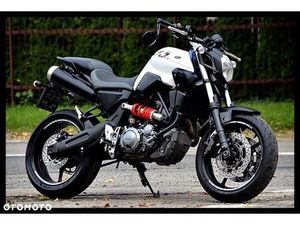 YAMAHA MT