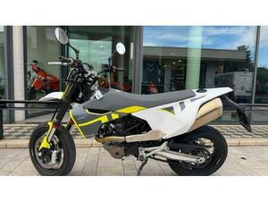 VENDO HUSQVARNA 701 SUPERMOTO (2022) USATA A BAGNOLO MELLA (CODICE 9883956) - MOTO.IT