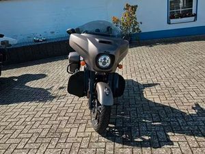 INDIAN CHIEFTAIN DARK HORSE