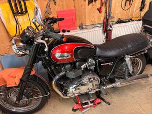 TRIUMPH T100 BONNEVILLE AUS MOTORRADSAMMLUNG CHOPPER CRUISER