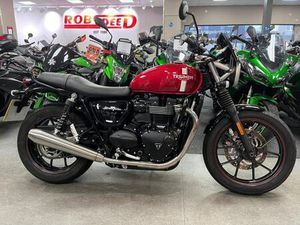 TRIUMPH BONNEVILLE STREET TWIN 900, 2016