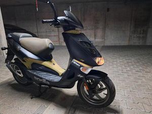 APRILIA SR 50 DITECH – SONDERMODELL TUONO REPLICA – TOP ZUSTAND!