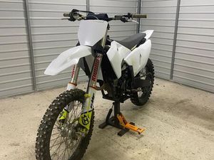 HUSQVARNA 250. 2023 LUKOWO