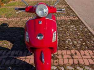 PIAGGIO VESPA 250 GTS