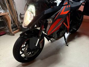KTM 1290 SUPER DUKE GT WENIG KM