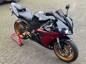 YAMAHA R1 RN12 05 LADNA DODATKI WLOCHY 26TKM MIŃSK MAZOWIECKI