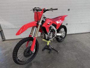 HONDA CRF 250 R 2022 STALOWA WOLA