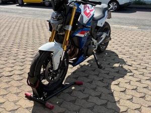 BMW F900R (TIEFERGELEGT)