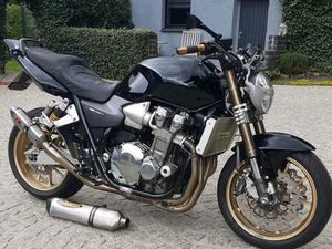 EINZIGARTIGER HONDA CB 1300 FOUR UMBAU HU 05.27 BJ. 06.2003