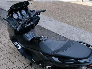YAMAHA T-MAX 560