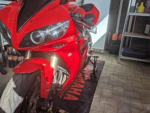 YAMAHA R1 RN12 SUPERSPORTLER NUR 31.000KM!