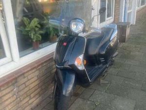 KYMCO LIKE 50 4TAKT SPECIA € BJ 2016 — SCOOTERS | KYMCO — MARKTPLAATS