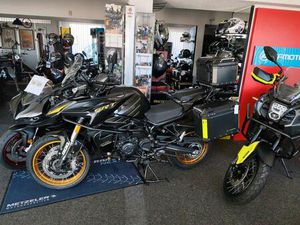 QJ MOTOR SRT 900 SX ADVENTURE ABS TCS KOFFERSET GRIFF SITZHEIZUNG