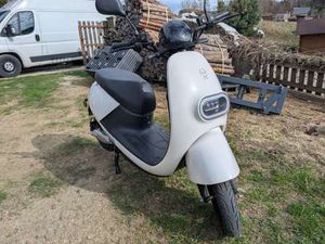 ELEKTRO ROLLER SAMSUNG AKKU BOSCH MOTOR NEUWERTIG