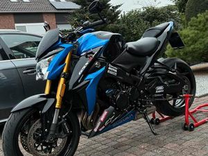 SUZUKI GSX-S1000