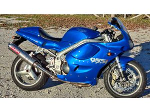 TRIUMPH DAYTONA 955I CON CRS A LIBRETTO