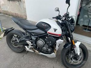 TRIUMPH TRIDENT 660