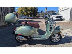 2017 VESPA GTV300 ABS - NO DEALER FEES!