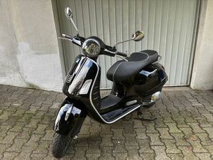 VESPA GTS 125 I.E. SUPER ABS - 4000 KM - 1. HAND