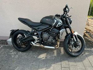 TRIUMPH TRIDENT 660