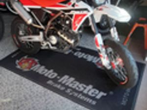 FANTIC XMF 125 PERFORMACE