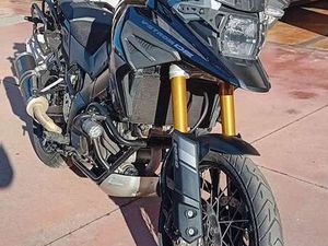 SUZUKI V-STROM 1050DE NERO