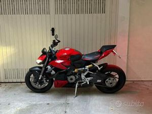 DUCATI STREETFIGHTER V2
