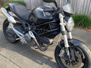 ② DUCATI MONSTER MAT ZWART BEPERKTE REEKS 696