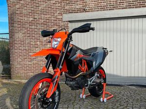 ② KTM 690 SMCR 2022