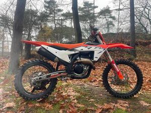② KTM 250 SXF