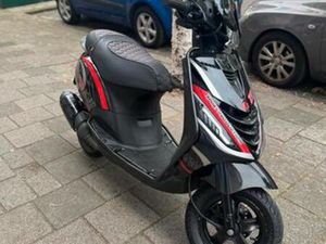 PIAGGIO ZIP 2TAKT CUSTOM!!! — SCOOTERS | PIAGGIO — MARKTPLAATS
