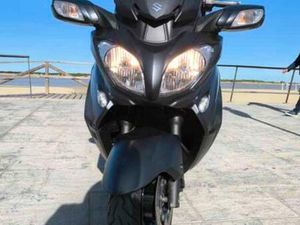 SUZUKI - BURGMAN 650 EXECUTIVE