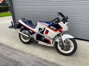 KAWASAKI GPZ600R