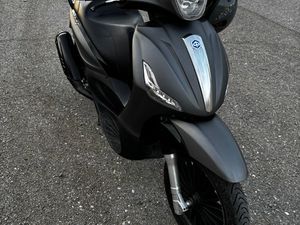 PIAGGIO BEVERLY 300 I →