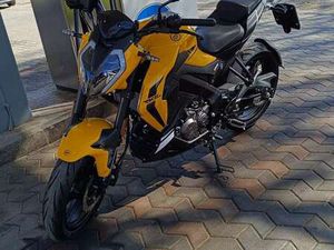 KEEWAY RKF 125 GIALLO