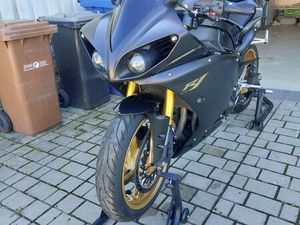 YAMAHA YZF R1 BIG BANG MOTOR