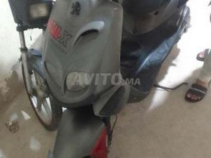 MOTO PROPRE EN TRÈS BON ÉTAT