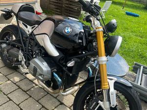 BMW R NINE T