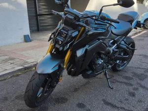 SUZUKI GSX-S 1000