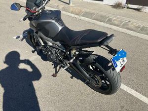 YAMAHA - MT 09