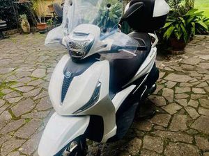 PIAGGIO BEVERLY 300 HPE BIANCO